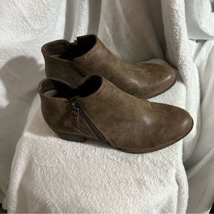 Arizona Suede Taupe Ankle Booties